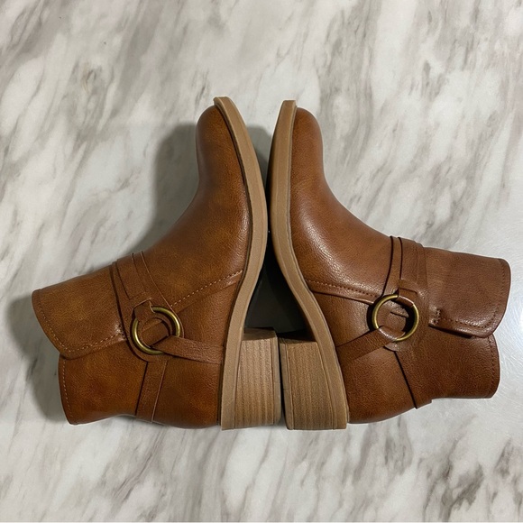 Baretraps | Size 6M Shanley Brown Ankle Boots – Faux Leather Side Zip - Picture 9 of 13